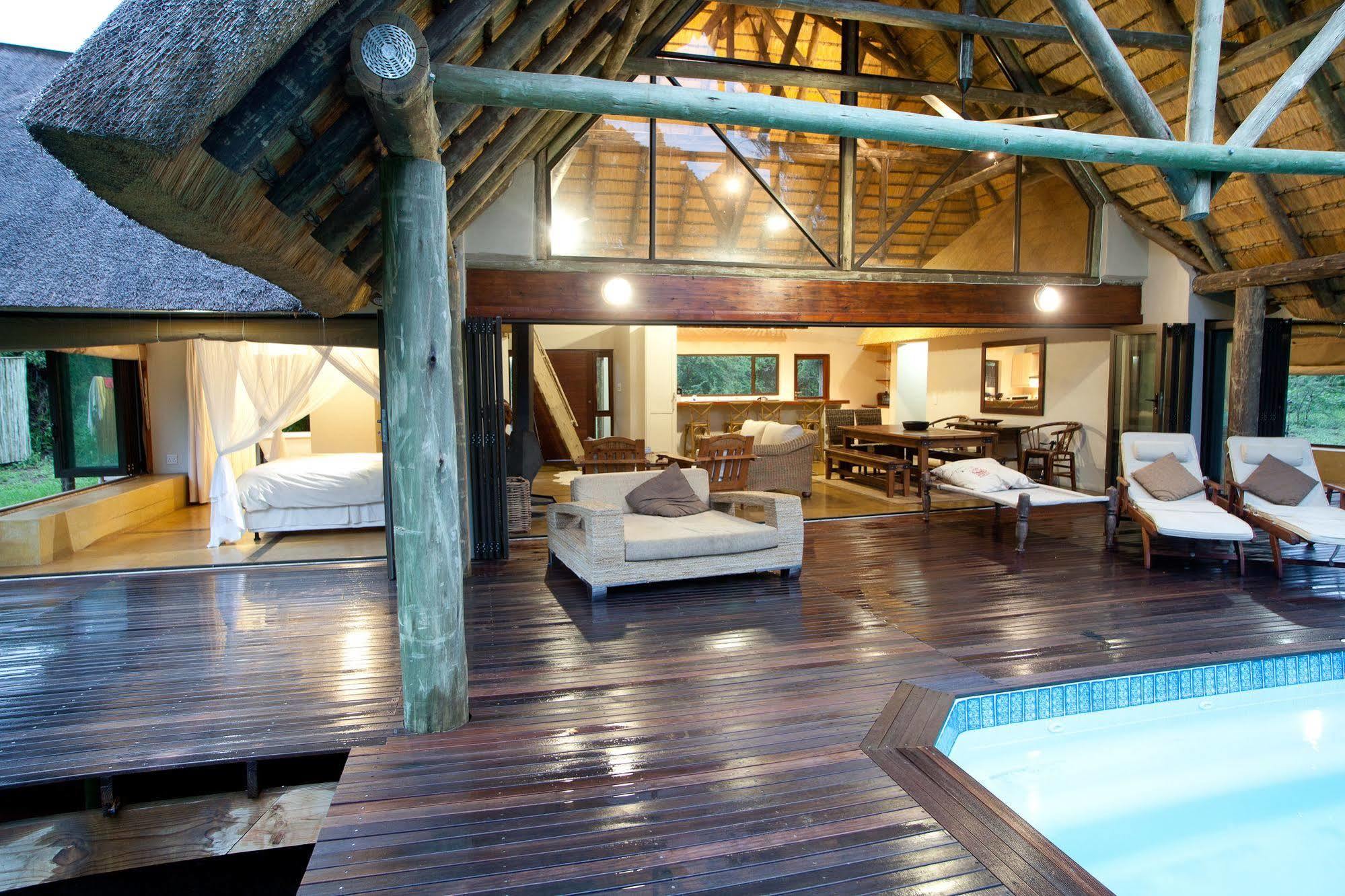 Lodge Rhino River