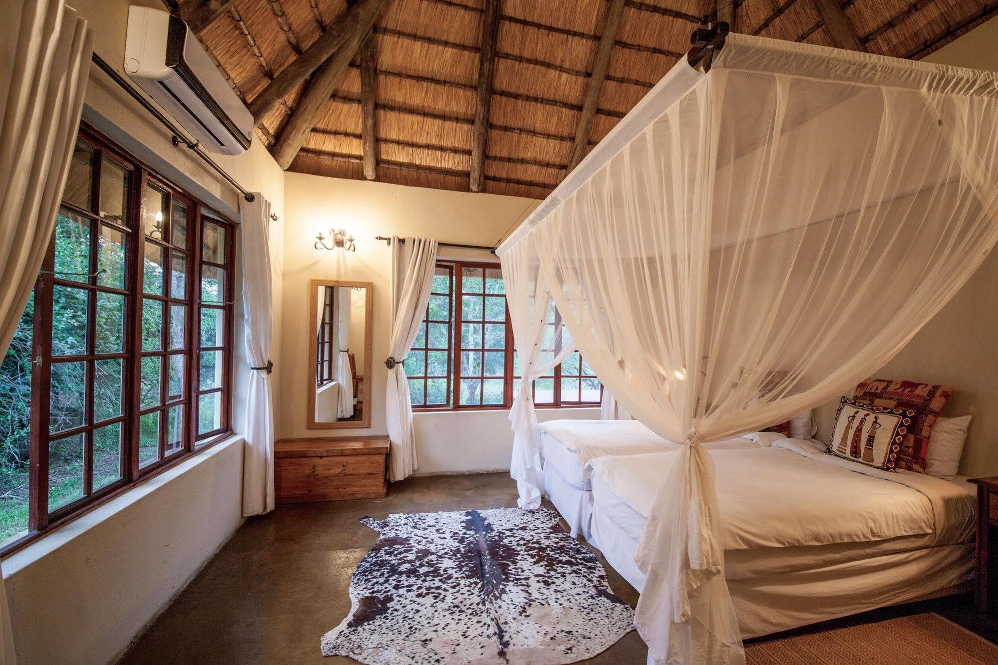 Lodge Rhino River *